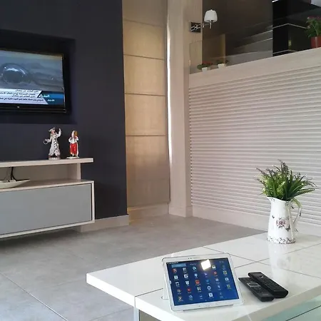 灯塔莉迪亚别墅