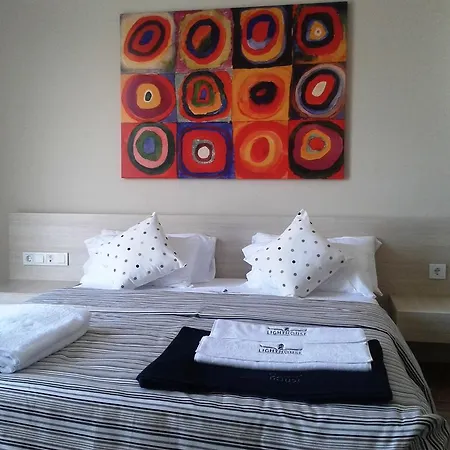 Lighthouse Lydia Willa