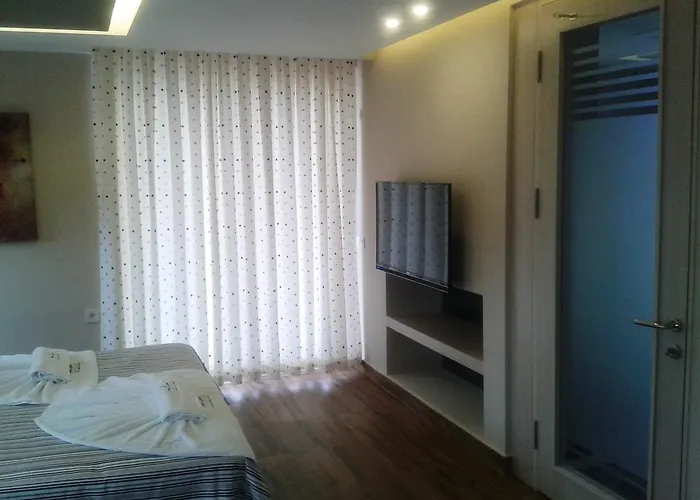 Lighthouse Lydia Vila *