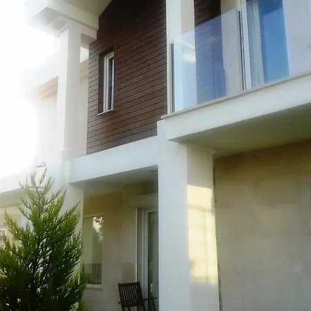 Lighthouse Lydia * Φετιγιέ